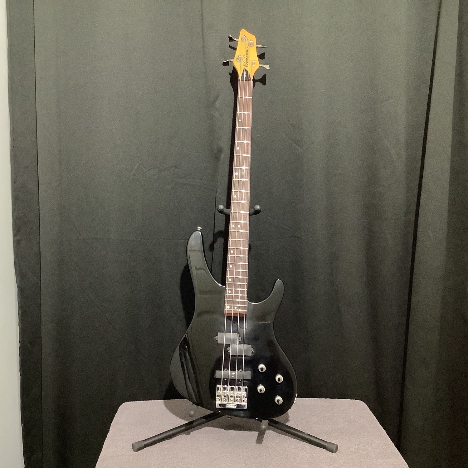Washburn XB-200 Bantam 4-String Bass Guitar