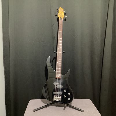 Washburn XB-200 Bantam 4-String Bass Guitar