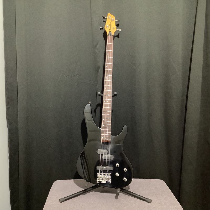 Washburn XB-200 Bantam 4-String Bass Guitar
