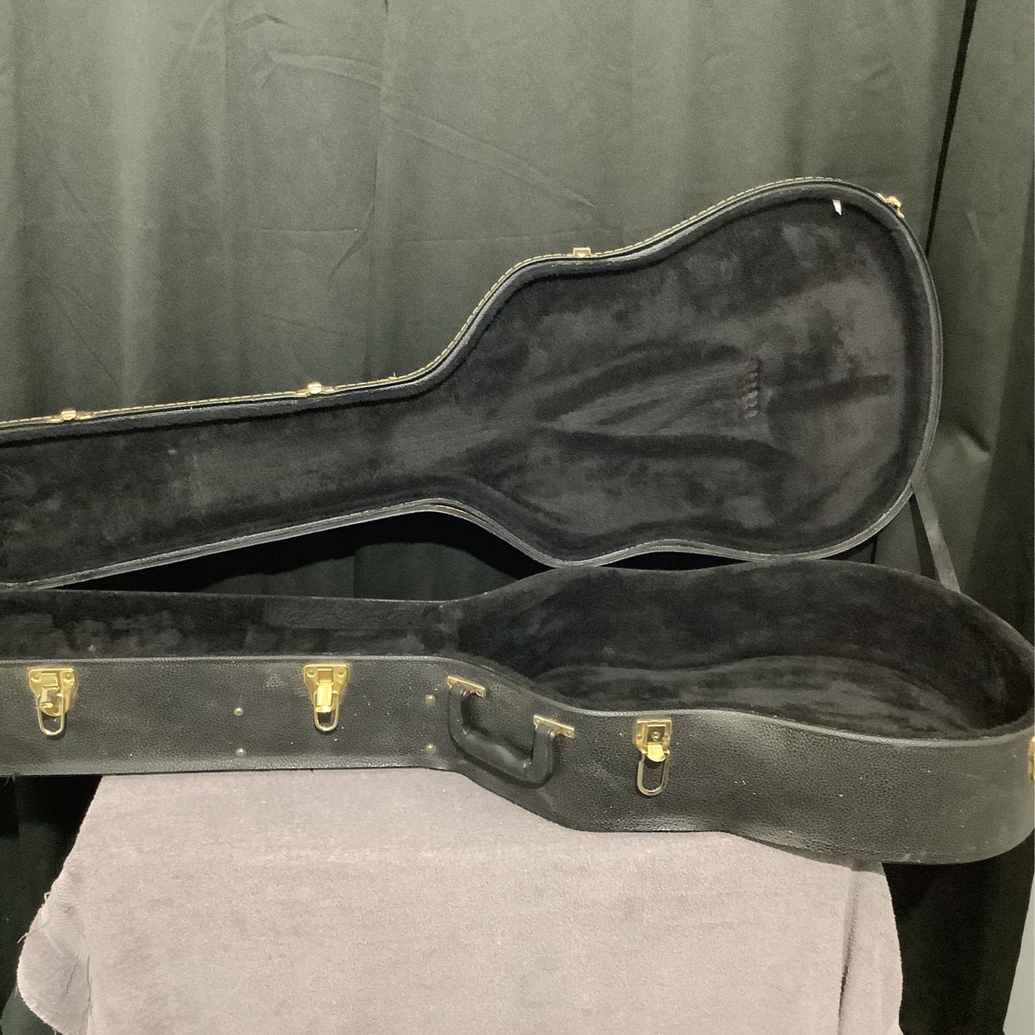Hardshell Acoustic Guitar Case