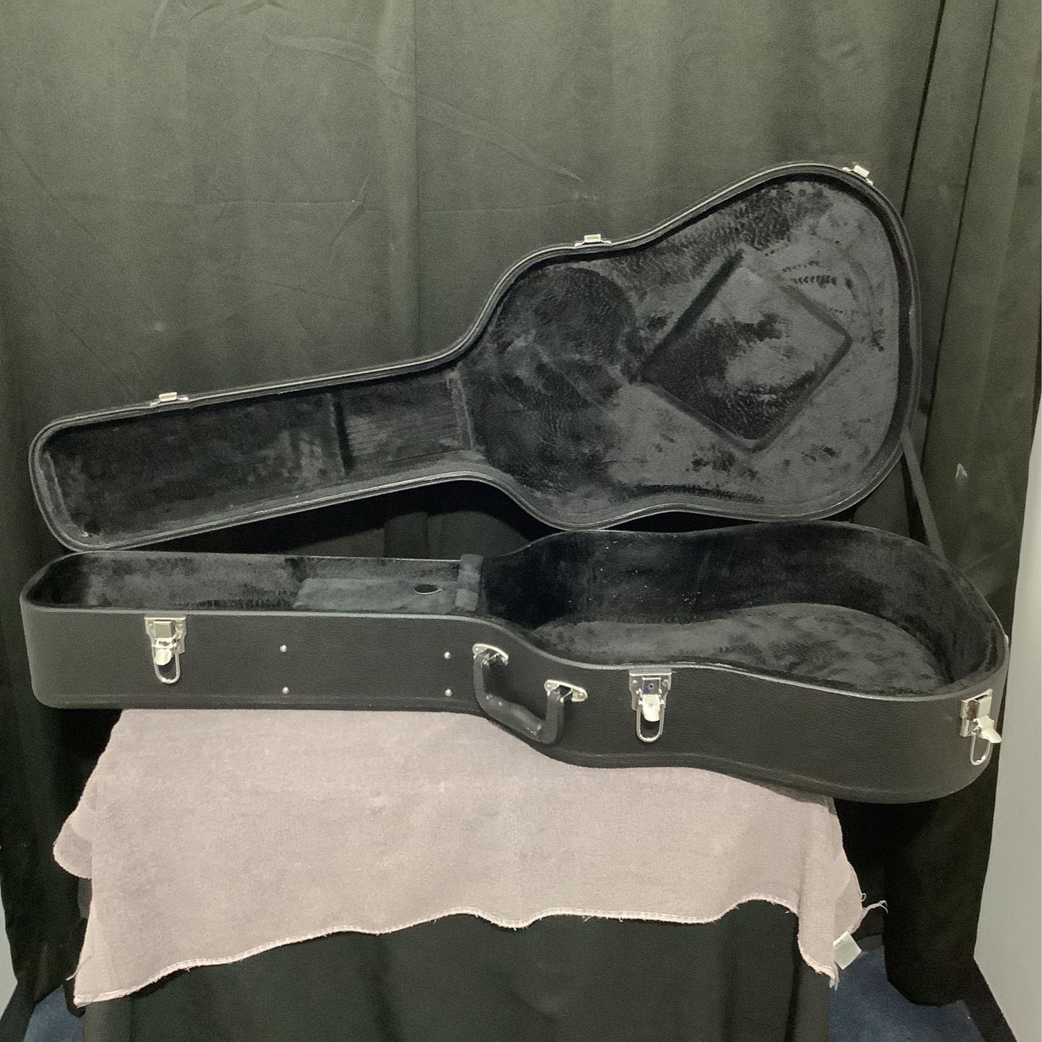 Hardshell Acoustic Guitar Case