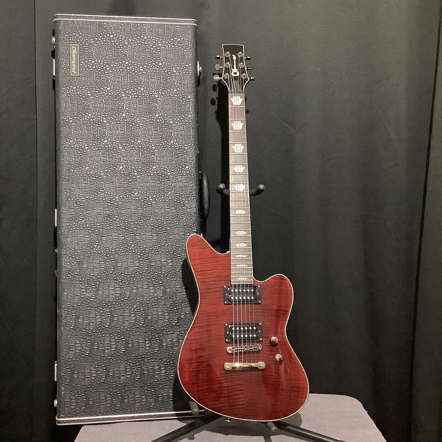 Charvel Skatecaster Electric Guitar w/Diamond Hardshell Case