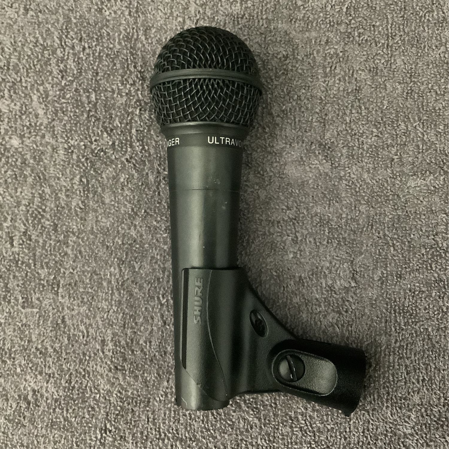 Behringer Ultravoice XM8500 Microphone