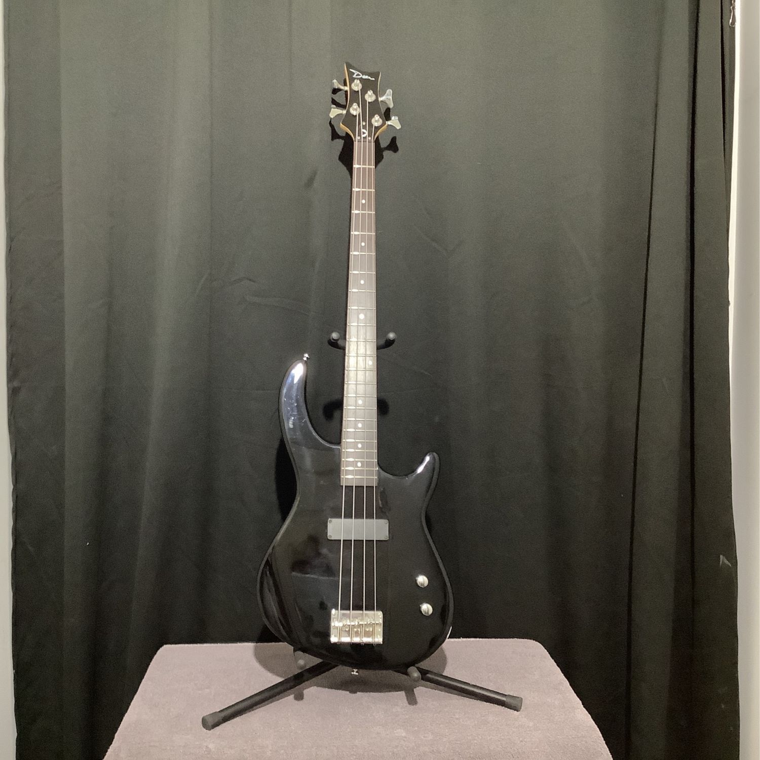 Dean Edge 4-String Bass Guitar