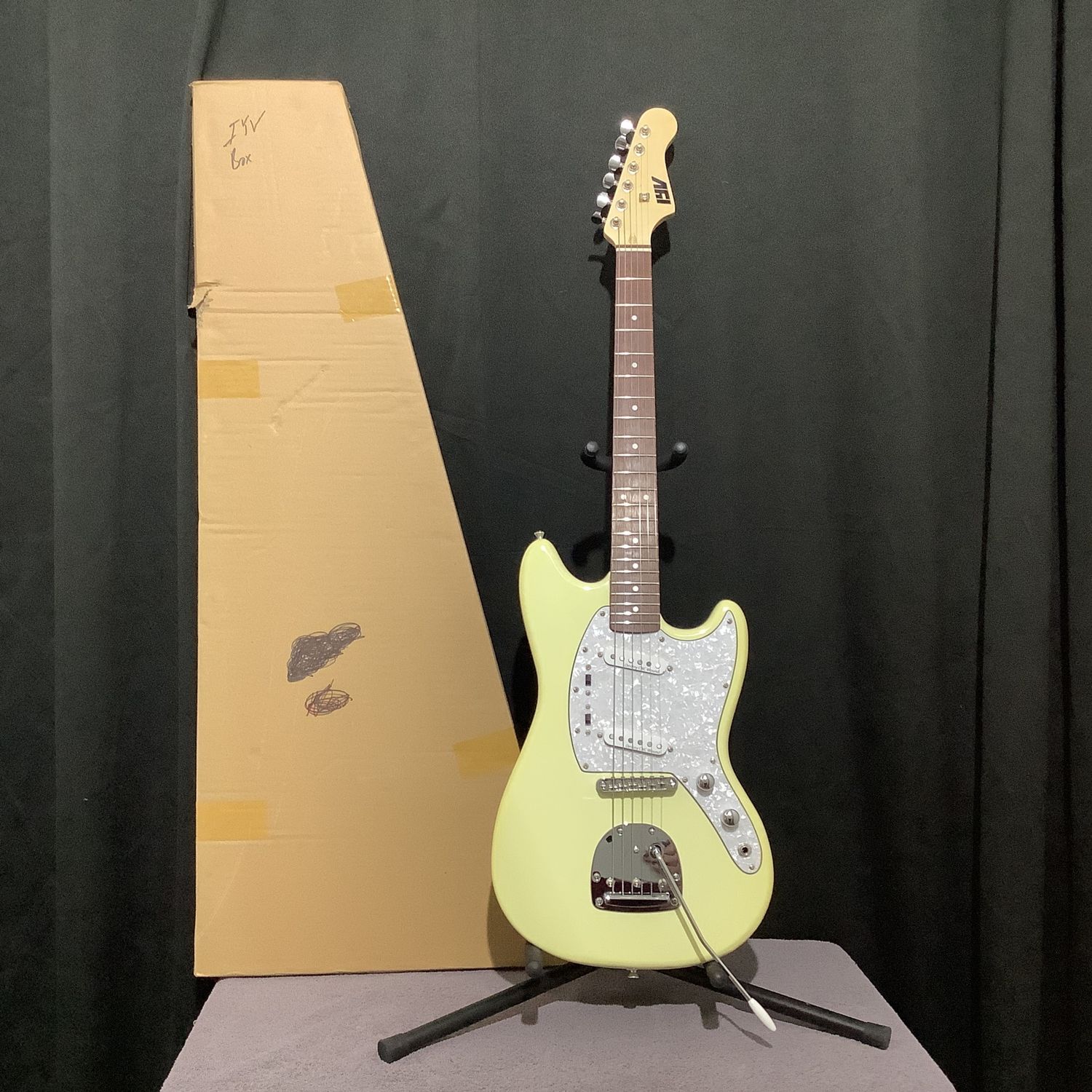 IYV Mustang Style Electric Guitar "NEW" w/Box