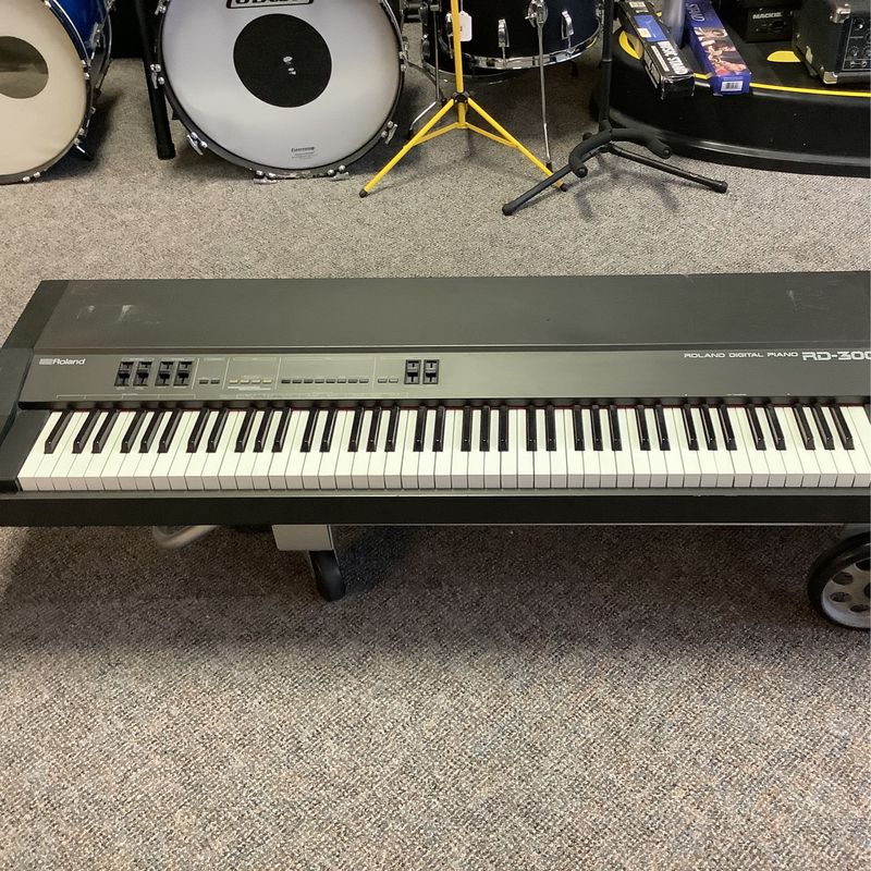 Roland RD-300 Digital Piano 88 Key (Weighted Keys)
