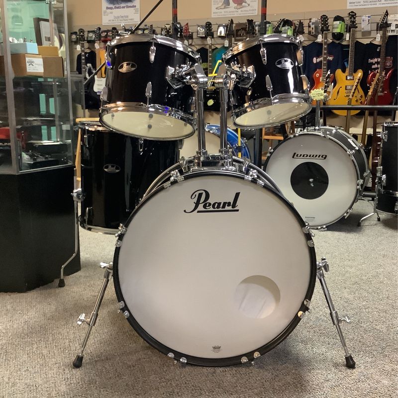Pearl Roadshow 10", 12", 16", 22" Drum Set