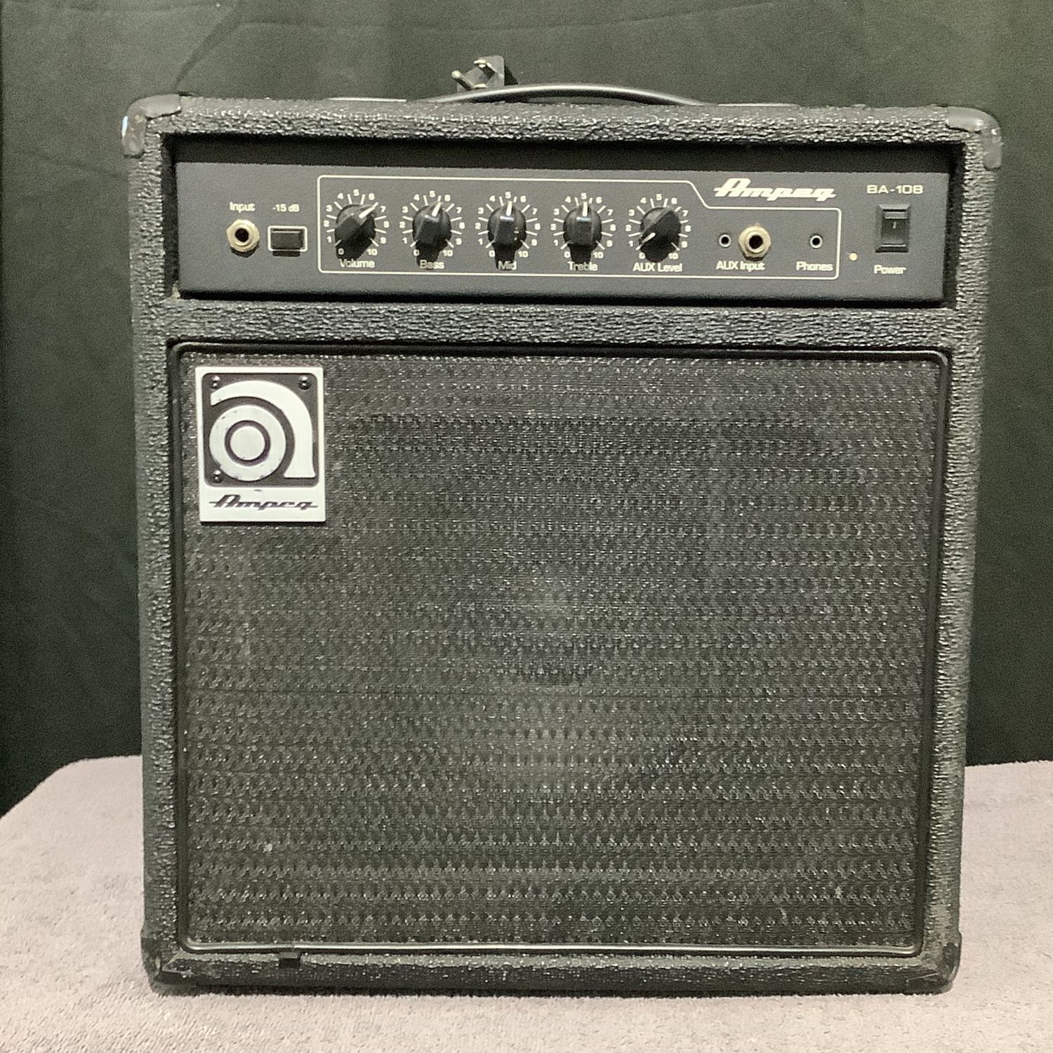 Ampeg BA108 Bass Amp