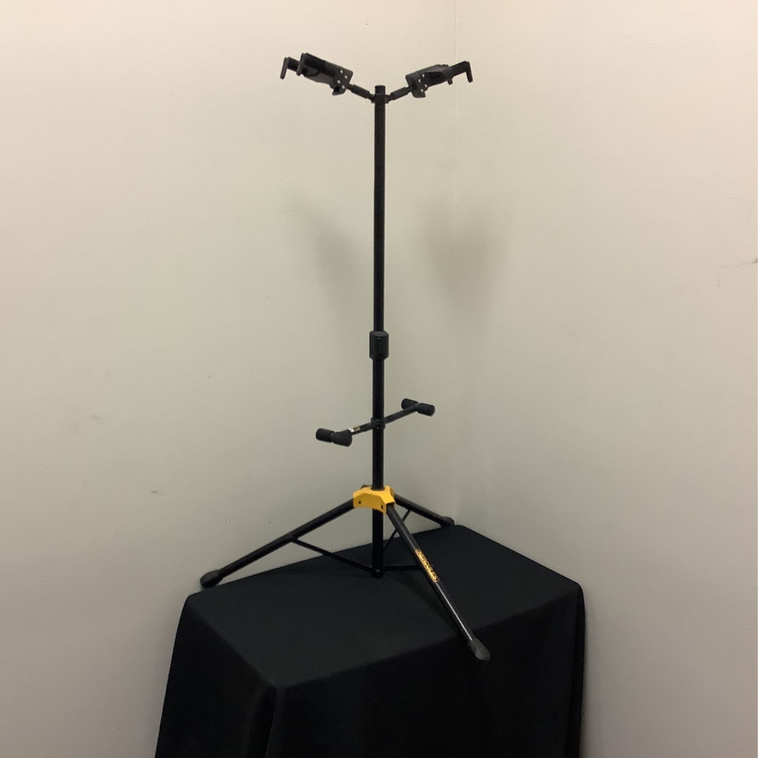 Hercules Dual Guitar Stand