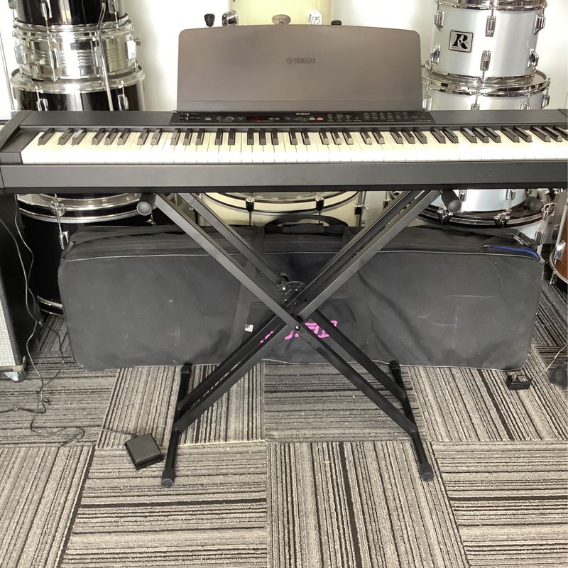 Yamaha P-80 Electronic Piano Keyboard w/Stand and Case