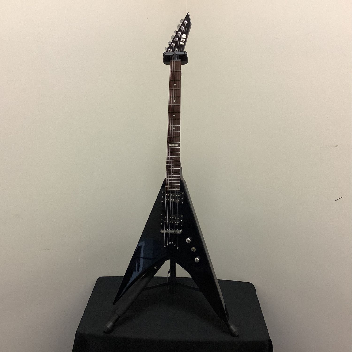 LTD V-50 Flying V Electric Guitar LTD V-50 Flying V Electric Guitar