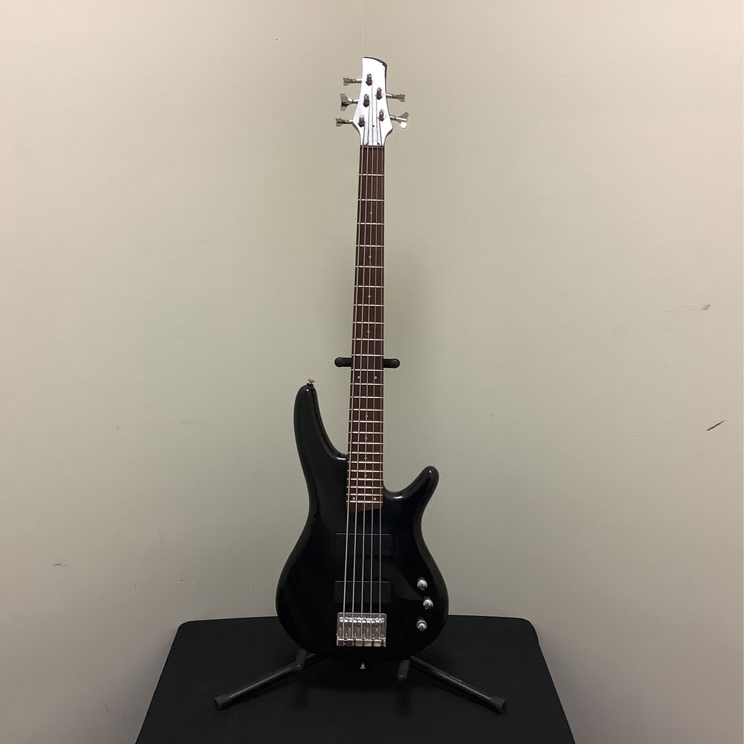 Ibanez Soundgear SR305DX 5-String Bass