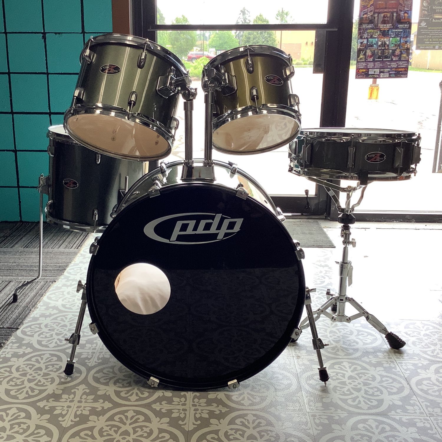 PDP Z5 Series Drum Set 10/12/14/22 w/14" x 5" Snare Drum