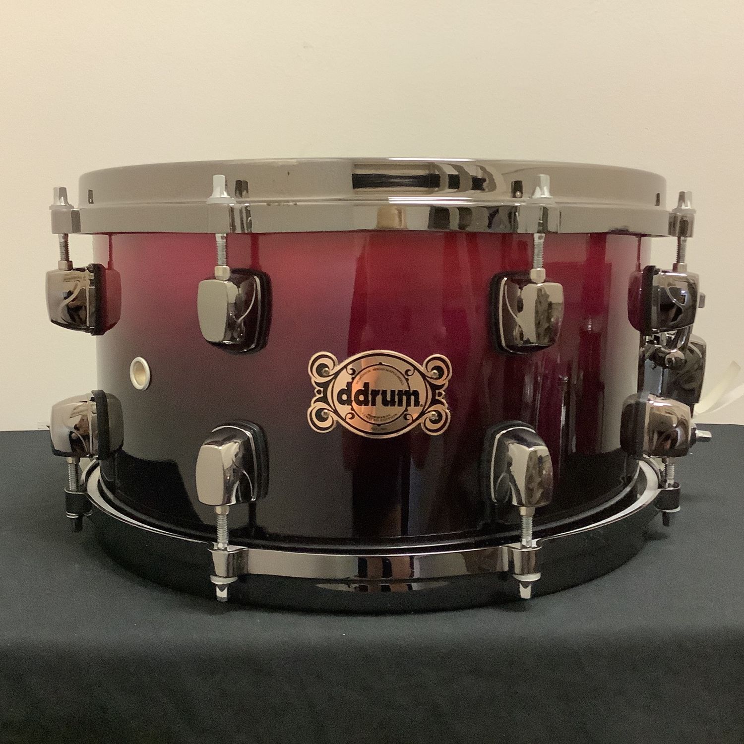 ddrum Dominion Series Maple 13" x 7 1/2" Snare Drum w/Die-Cast Hoops (Purple Fade)