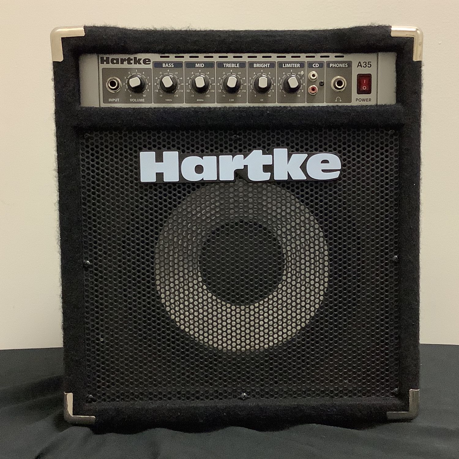 Hartke A35 Bass Amp Hartke A35 Bass Amp