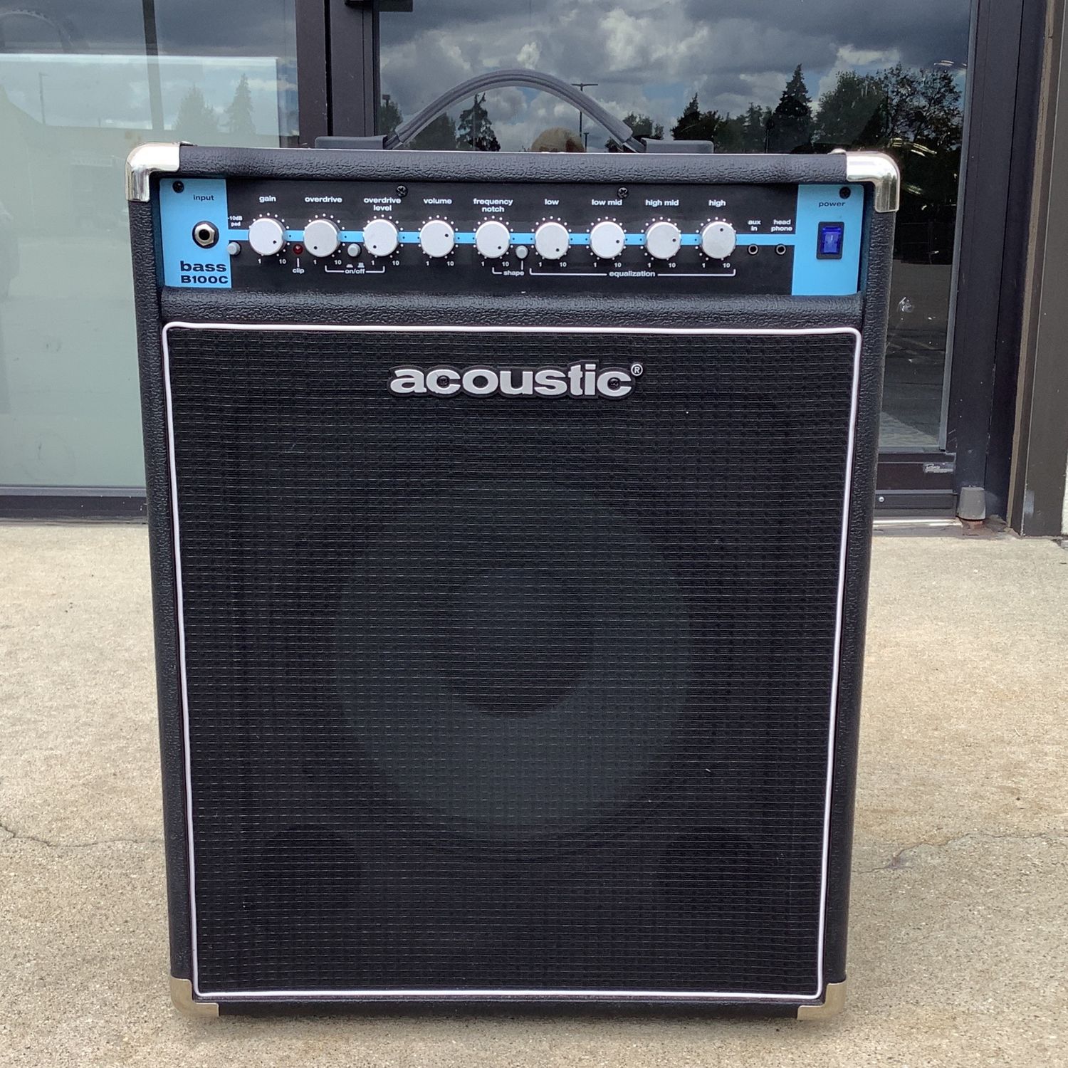 Acoustic B100C Bass Amp Acoustic B100C Bass Amp