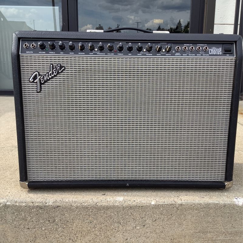 Fender Ultimate Chorus Guitar Amp