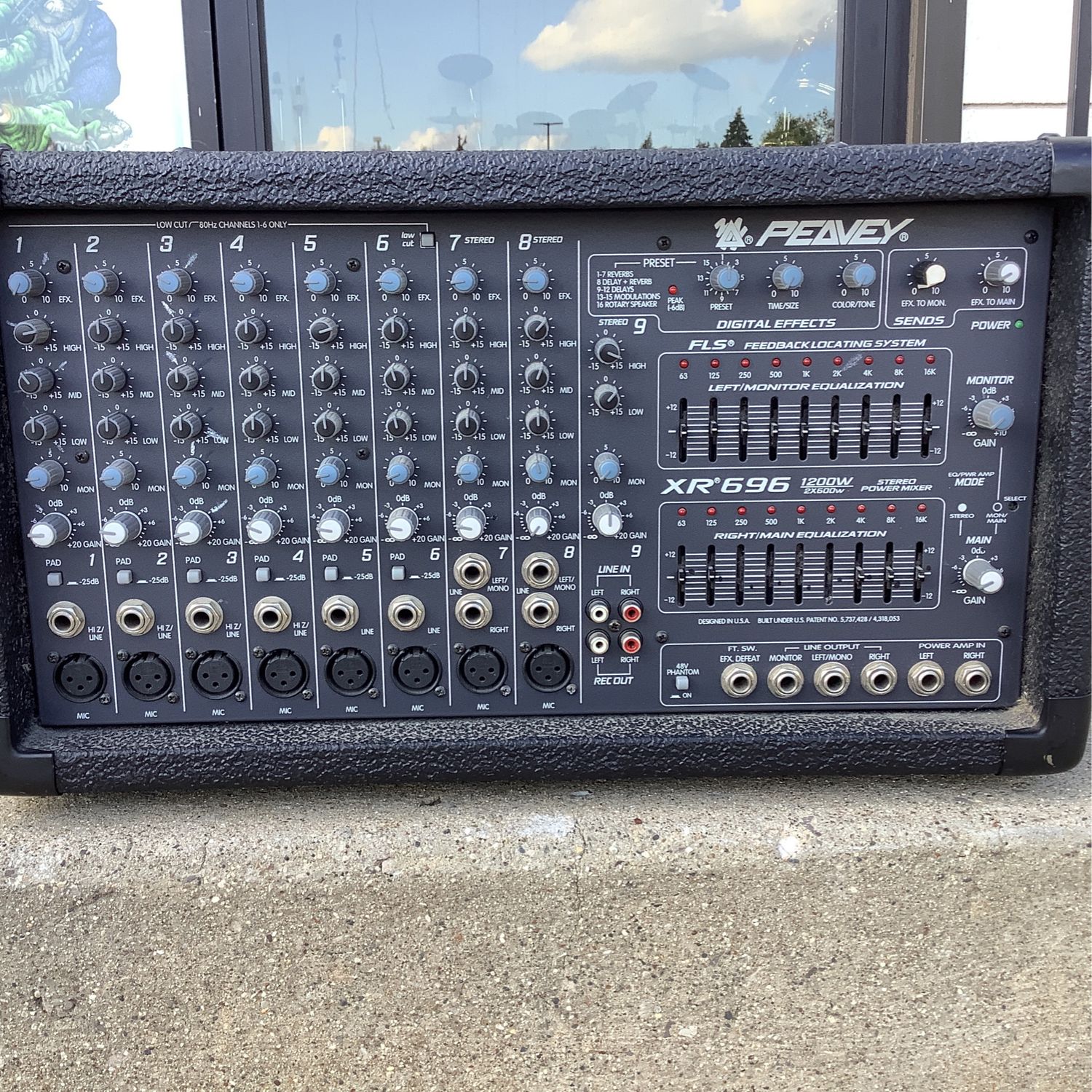 Peavey XR-696 1200 Watt Powered Mixer