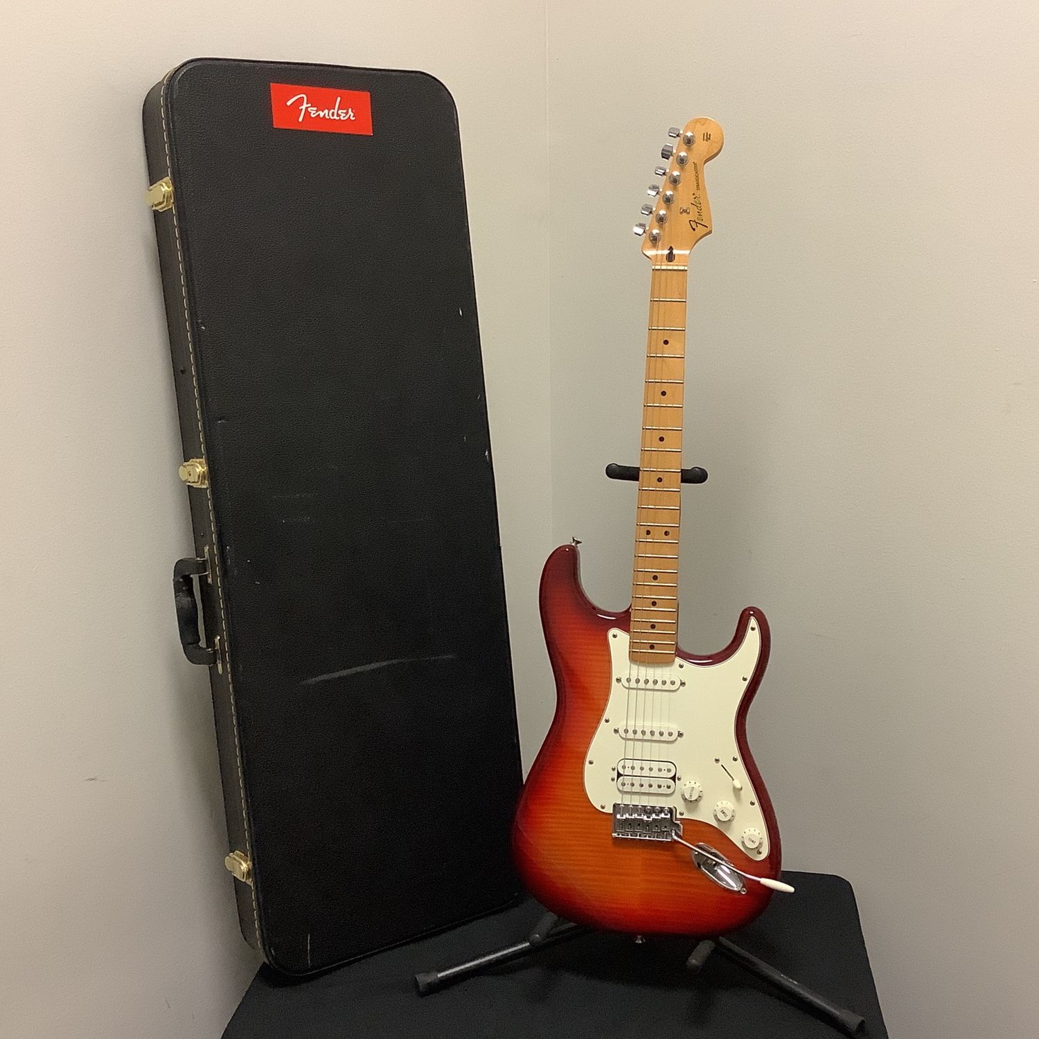 2018 Fender Stratocaster MIM Original Contour Body Electric Guitar w/Case