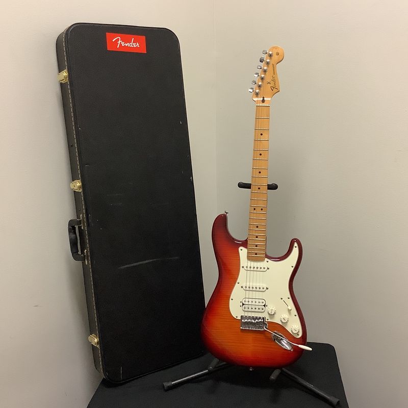 2018 Fender Stratocaster MIM Original Contour Body Electric Guitar w/Case