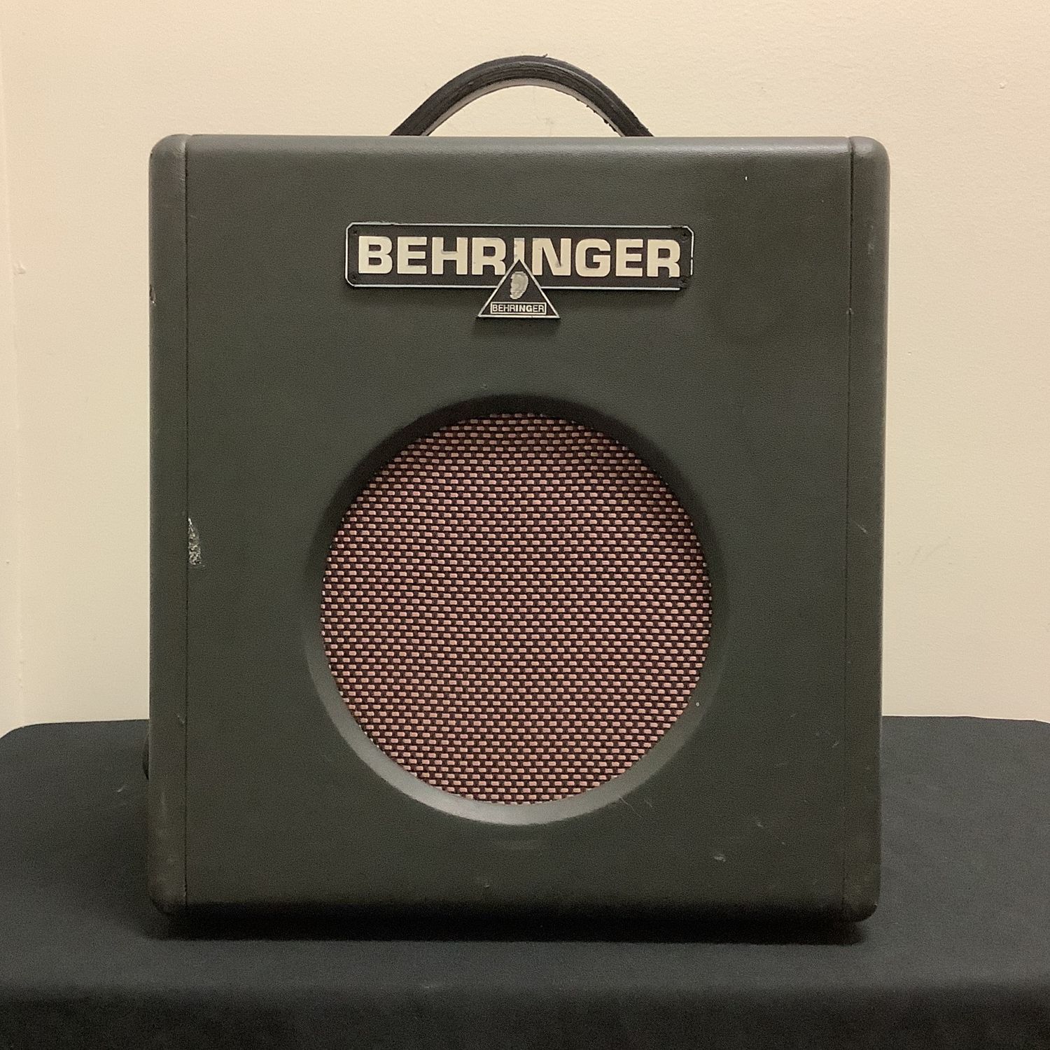 Behringer Thunderbird BX108 Bass Amp