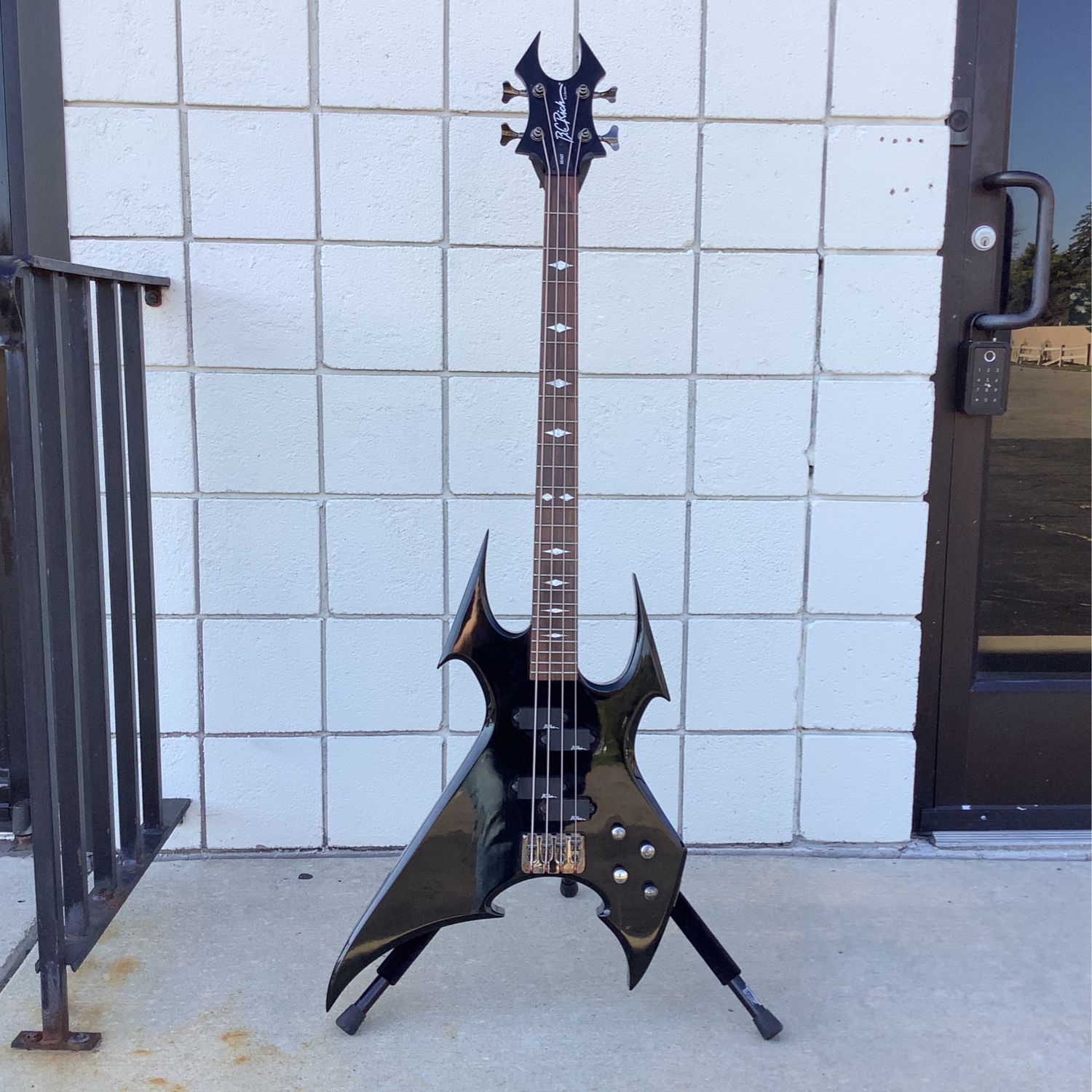 B.C. Rich Beast Bass Guitar Made in Korea B.C. Rich Beast Bass Guitar Made in Korea