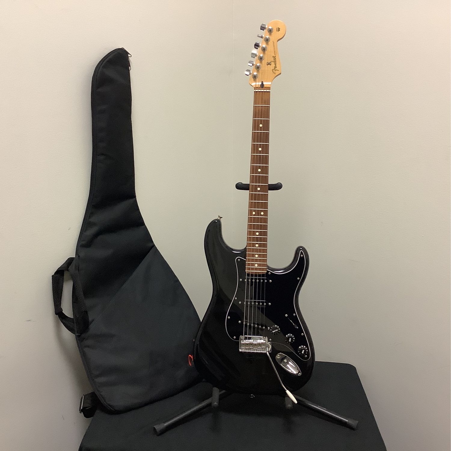 2022 Fender Player Stratocaster MIM Original Contour Body Electric Guitar w/Gig Bag