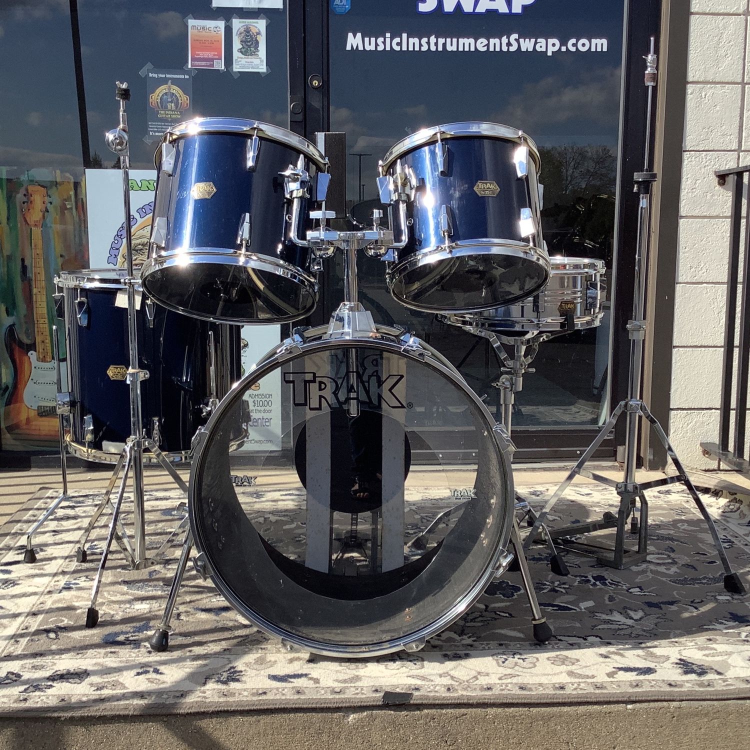 Trak Drum Set 12/13/16/22 w/Matching 14 Trak Drum Set 12/13/16/22 w/Matching 14" x 5 1/2" Snare & Hardware