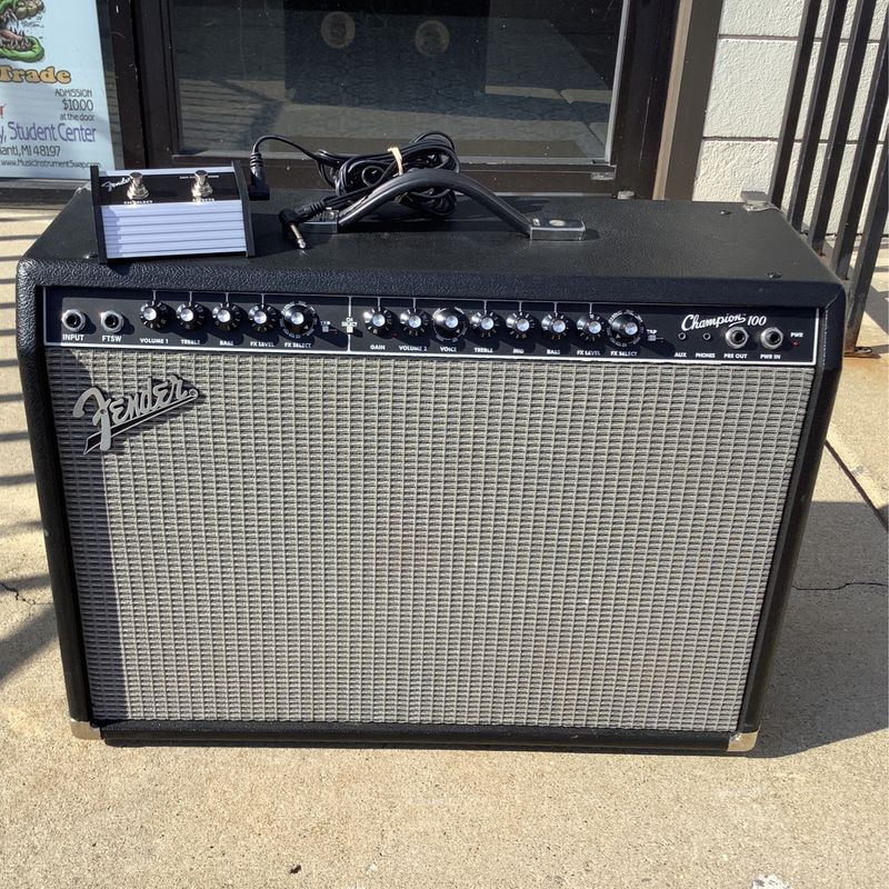 Fender Champion 100 Guitar Amp w/Footswitch