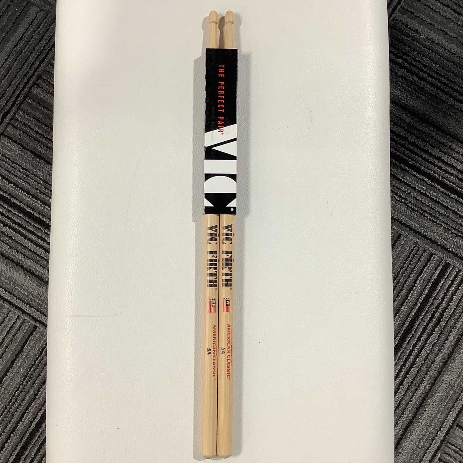 Vic Firth Hickory Wood Tip American Classic 5A Drumsticks