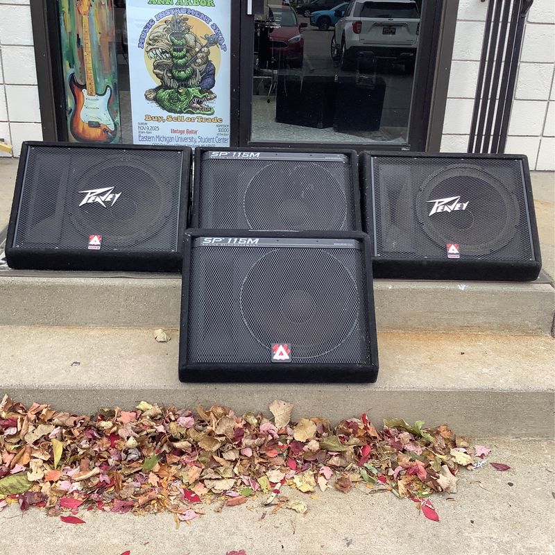 Peavey SP115M Passive Monitors (4)