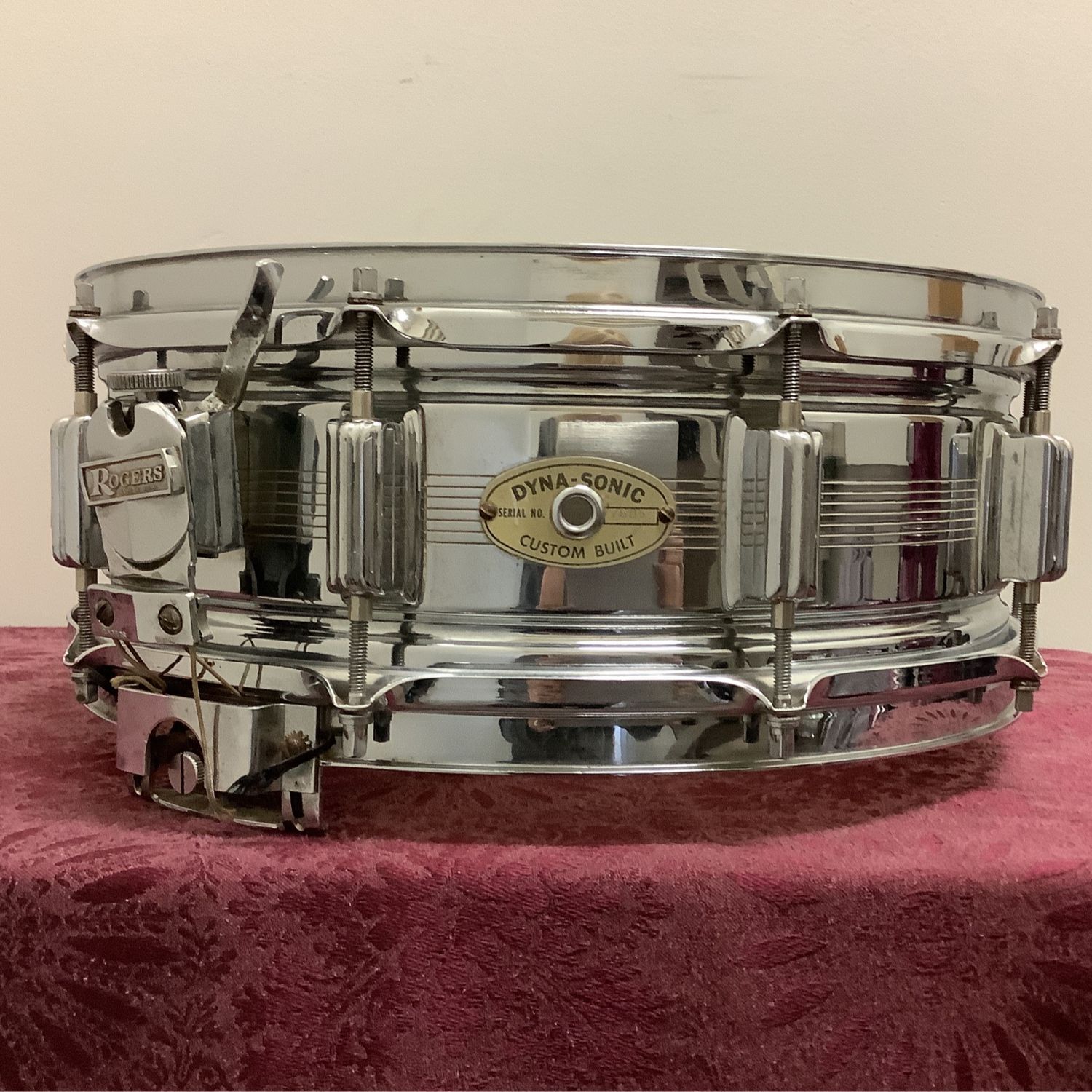 1963-1967 Rogers Dynasonic 7-Line 10-Lug 14 1963-1967 Rogers Dynasonic 7-Line 10-Lug 14" x 5" Snare Drum Chrome over Brass
