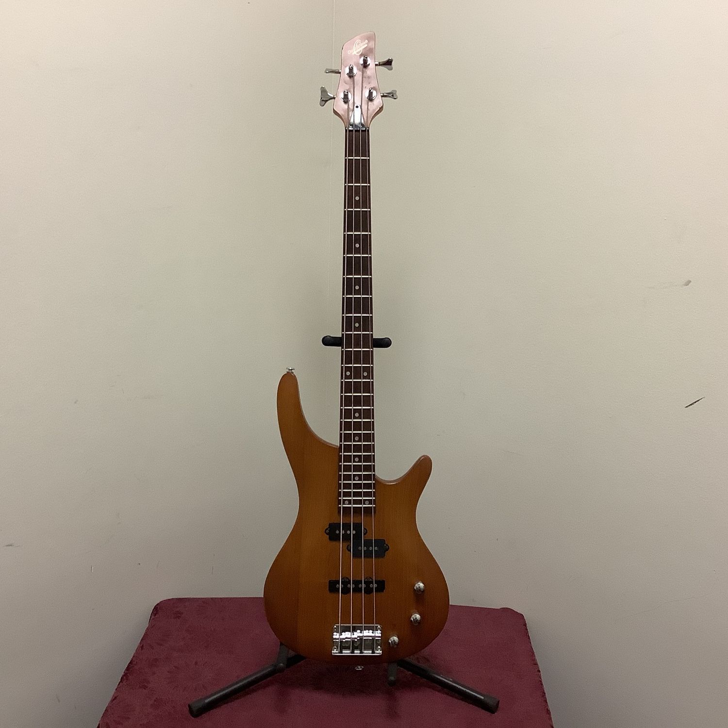 Oscar Schmidt by Washburn OB44 4-String Bass Guitar