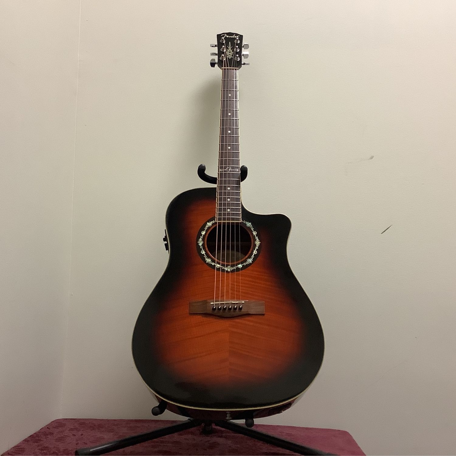 Fender Hot Rod Design T-Bucket 300CE 3TS Acoustic/Electric Guitar