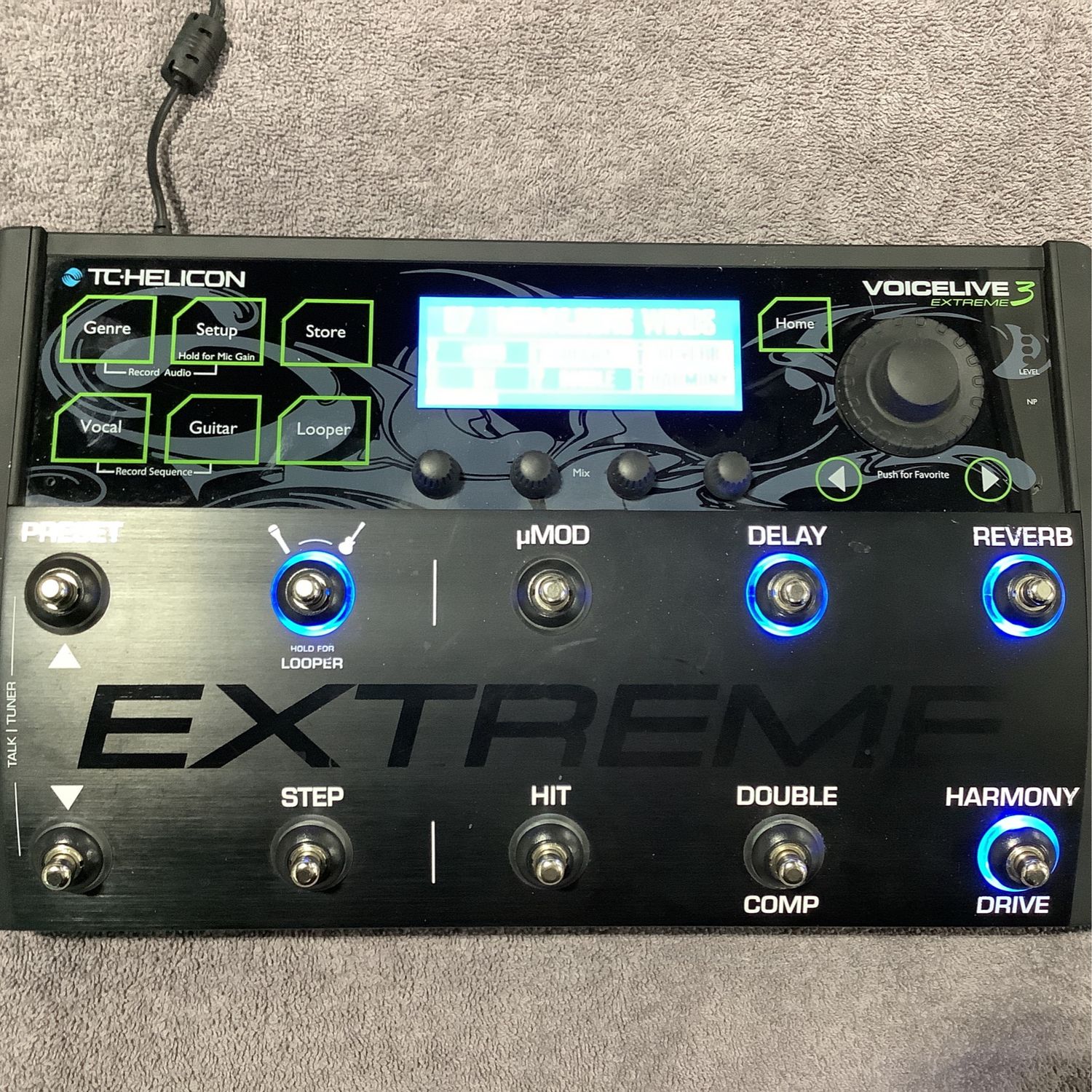 TC Helicon Voicelive Extreme 3 Guitar & Vocal Effects Processor Pedal TC Helicon Voicelive Extreme 3 Guitar & Vocal Effects Processor Pedal