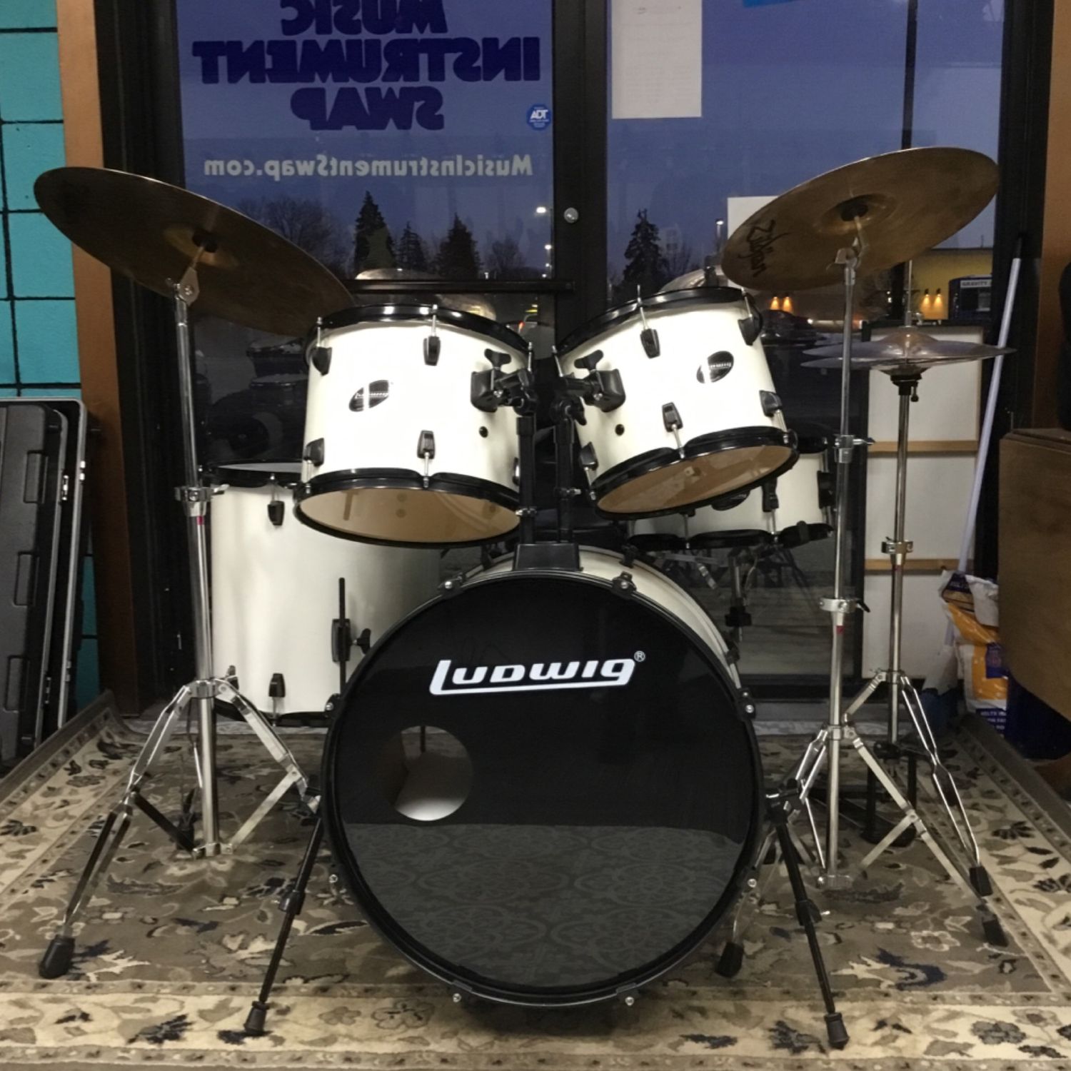 Ludwig Accent CS Series Drum Set 22/16/13/12 & Matching Snare w/Hardware and Cymbals