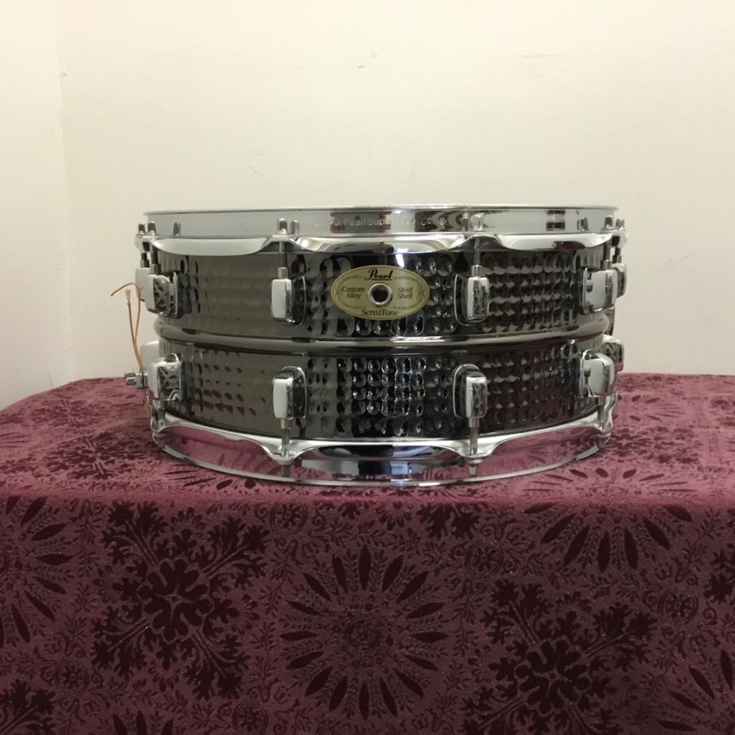 Pearl 14” x 5” Sensitone Hammered Black Nickel-Plated Snare Drum