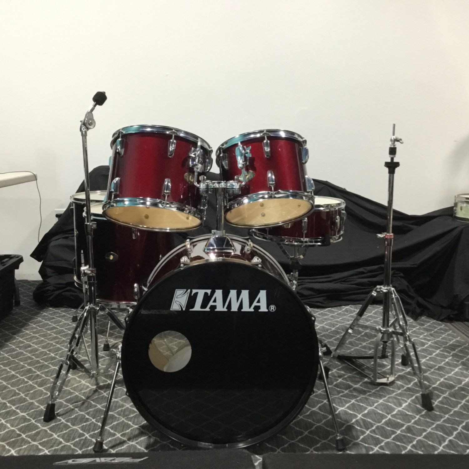 Tama Swingstar 12"/13"/14"/16"/22"/14" Snare & Hardware Drum Set