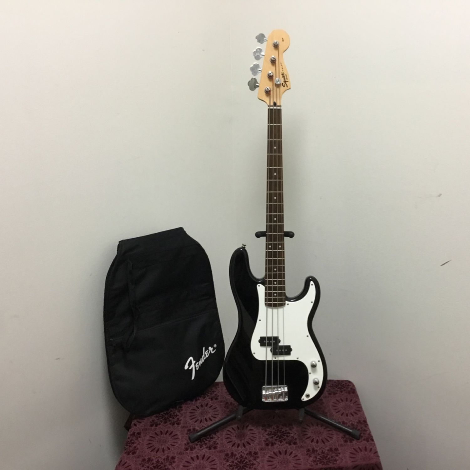 Fender Squier Affinity P Bass Guitar w/Bag