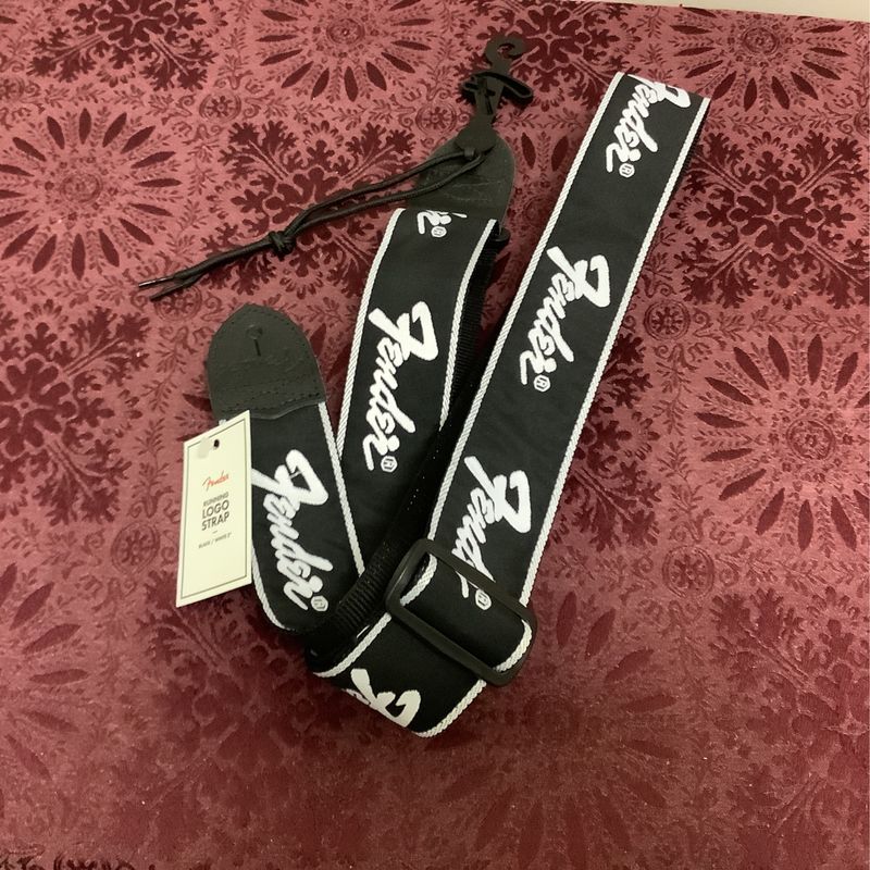Fender Running Logo Guitar Strap