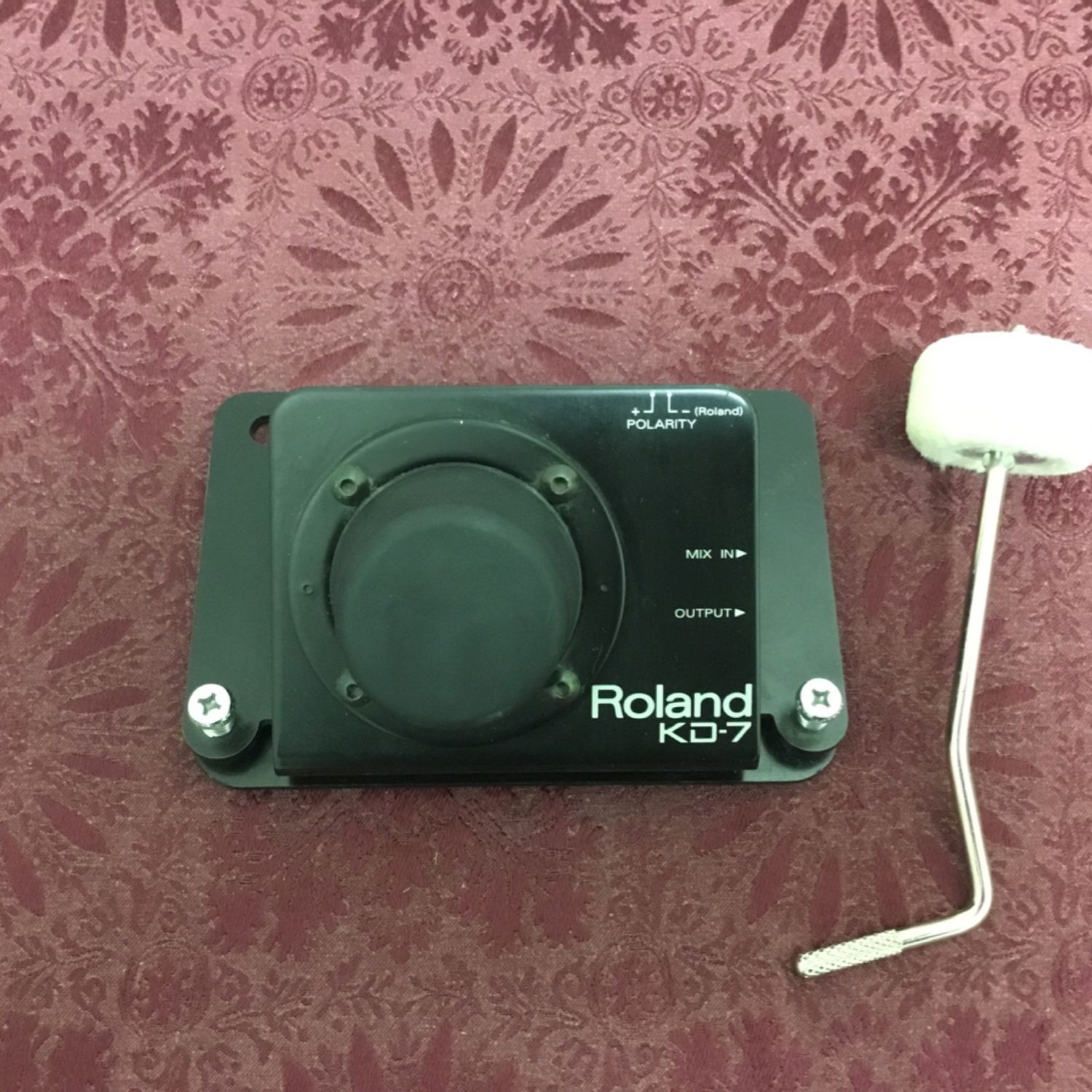 Roland KD-7-Kick Drum Trigger Pad and Beater Unit Roland KD-7-Kick Drum Trigger Pad and Beater Unit