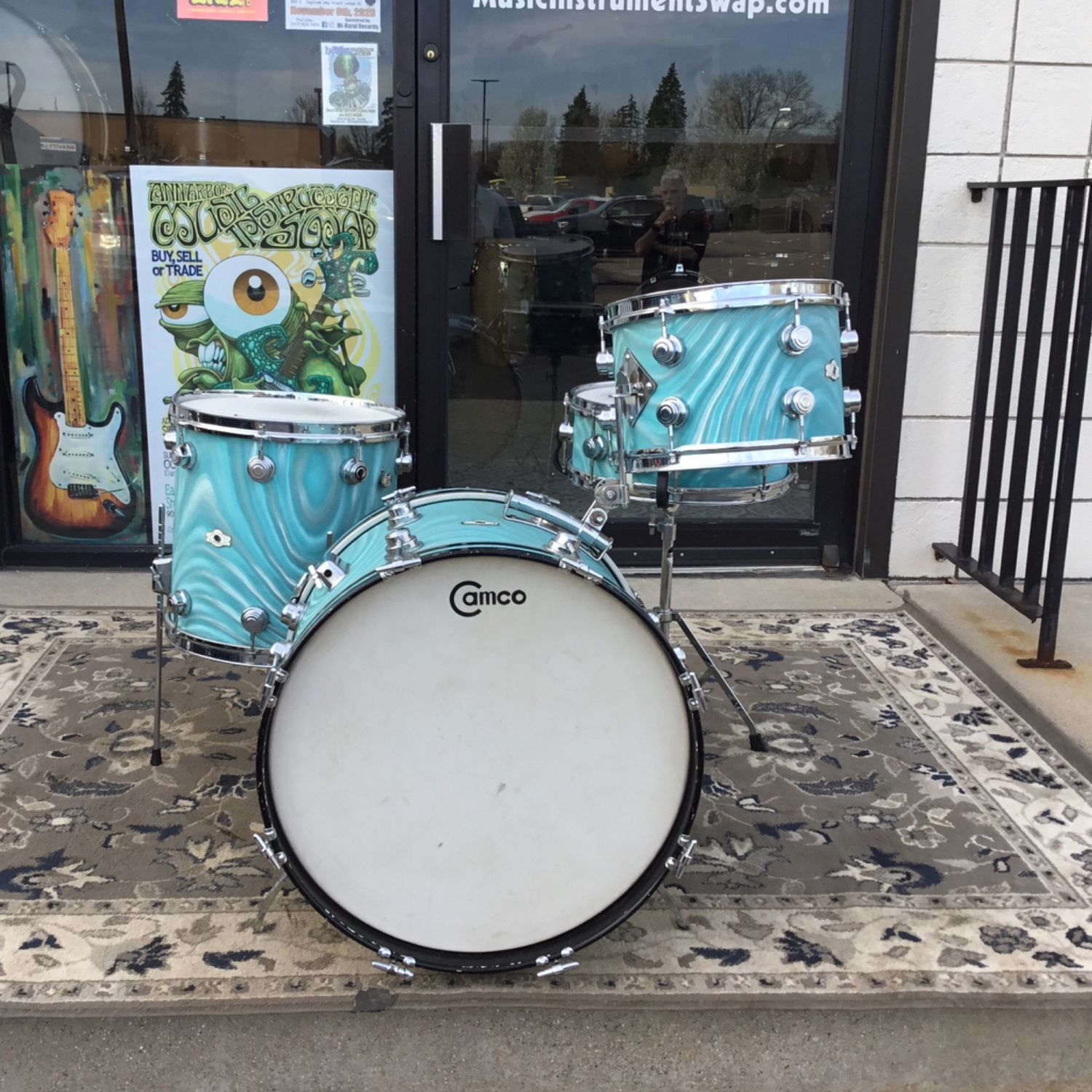 Camco 1960's Oaklawn Aristocrat 12 Camco 1960's Oaklawn Aristocrat 12"/14"/20" Aqua Moire w/Matching Snare Drum Set