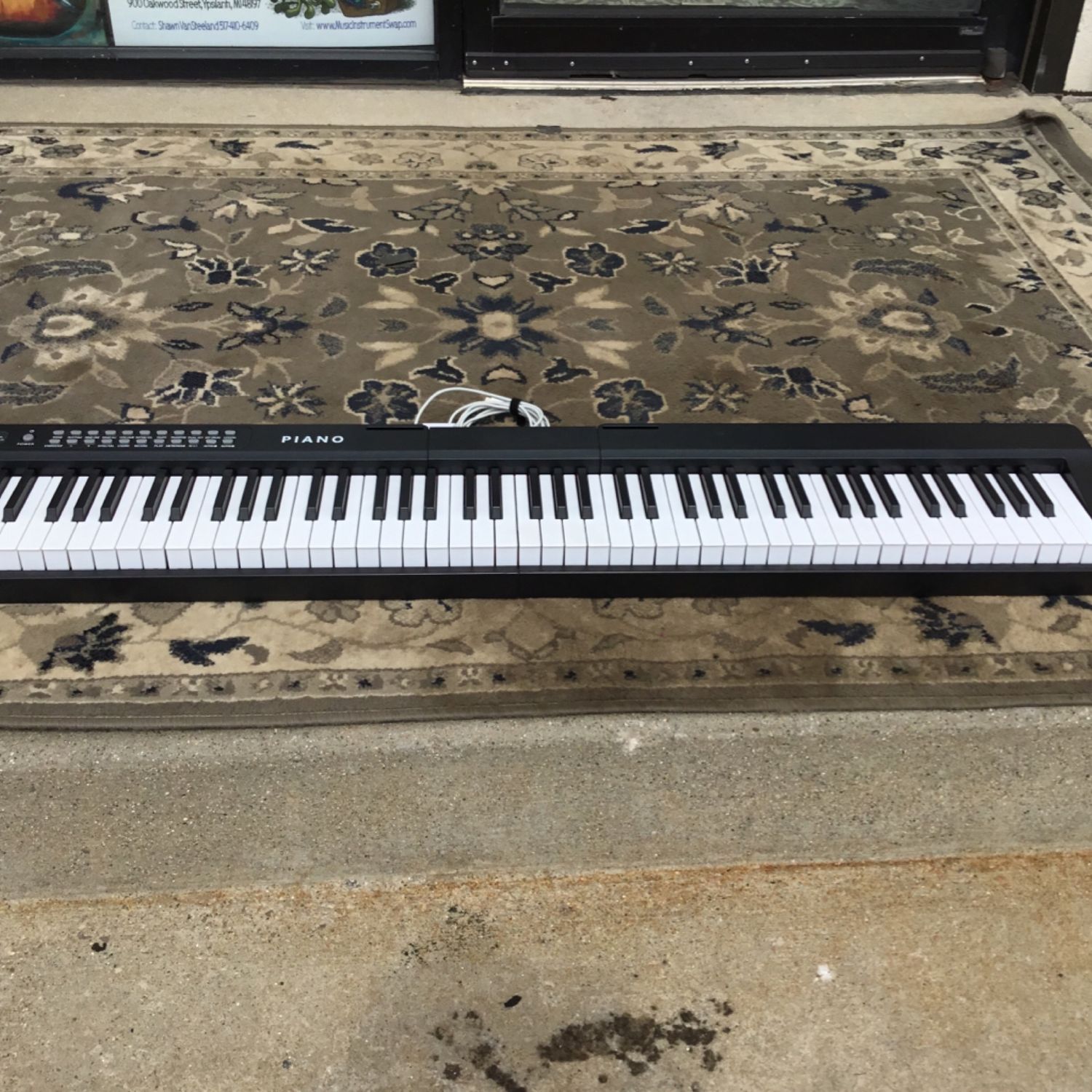 Digital Piano 88 Key with Built-In Speakers Digital Piano 88 Key with Built-In Speakers