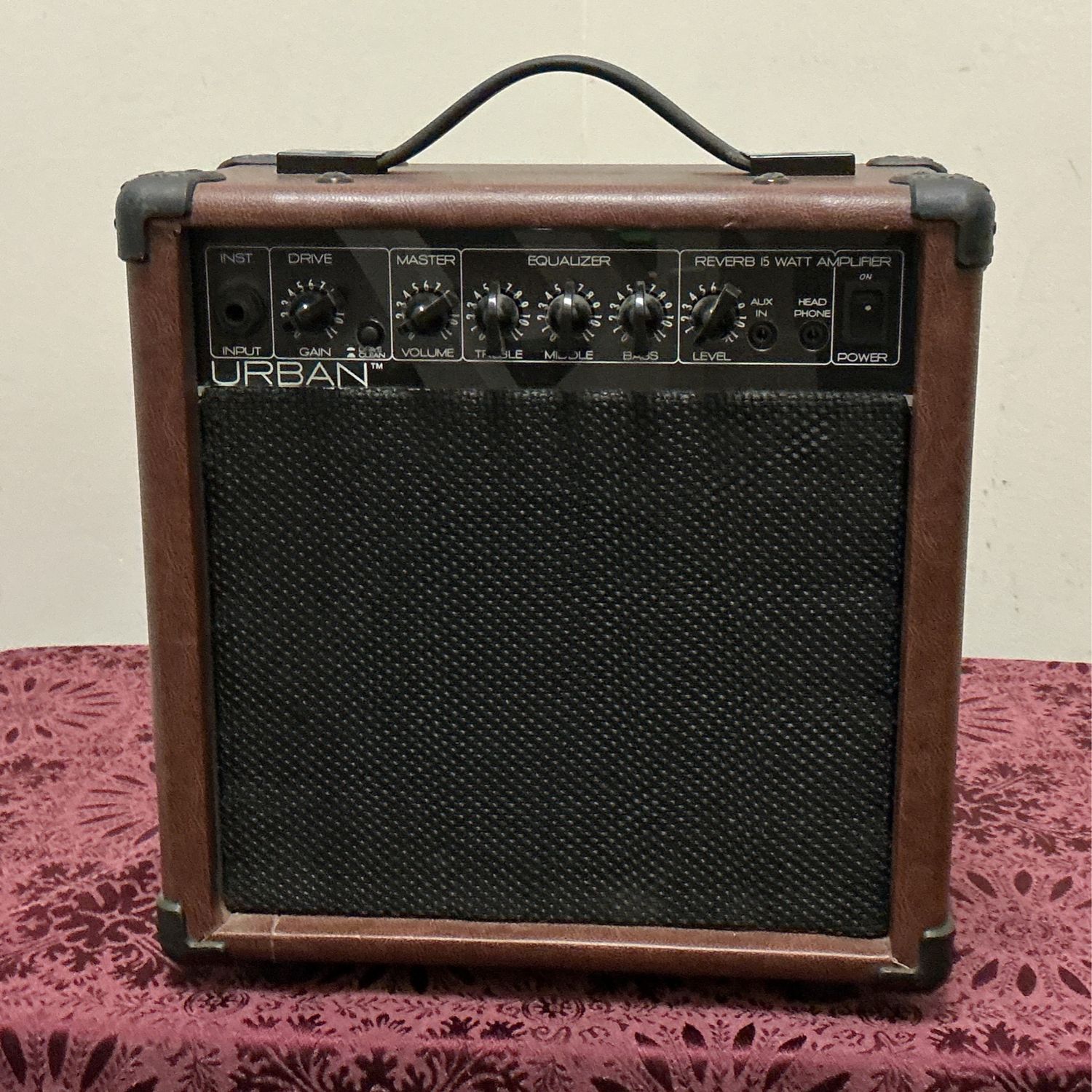 Keith Urban 15-Watt Guitar Amp Keith Urban 15-Watt Guitar Amp
