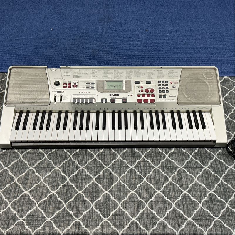 Casio LK-94TV 61-Key Key-Lighting Keyboard