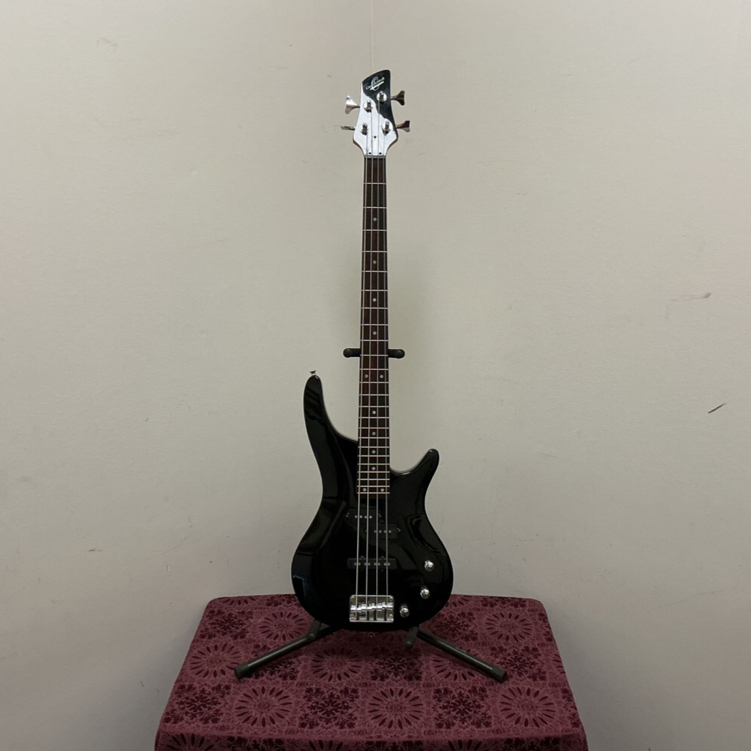 Oscar Schmidt by Washburn OB44 Bass Guitar