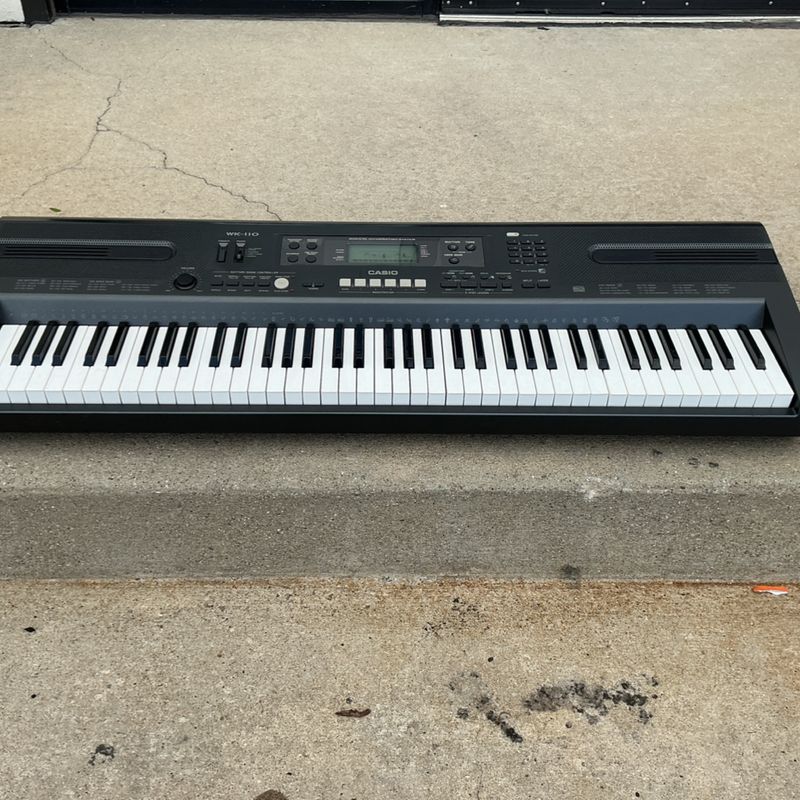 Casio WK-110 76-Key Electronic Keyboard