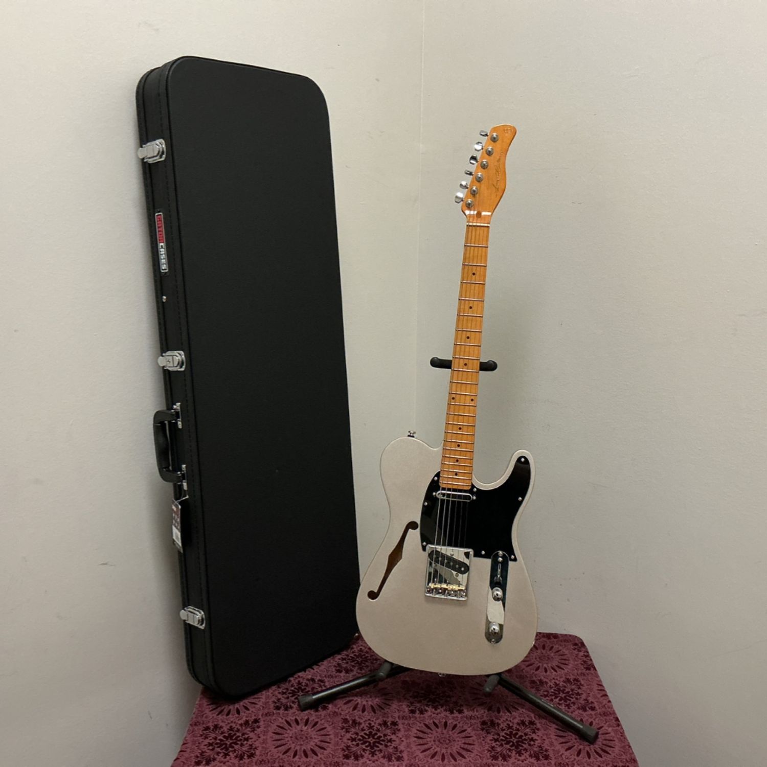 2023 Sire Larry Carlton T7 Hollow Body Electric Guitar w/Case 2023 Sire Larry Carlton T7 Hollow Body Electric Guitar w/Case
