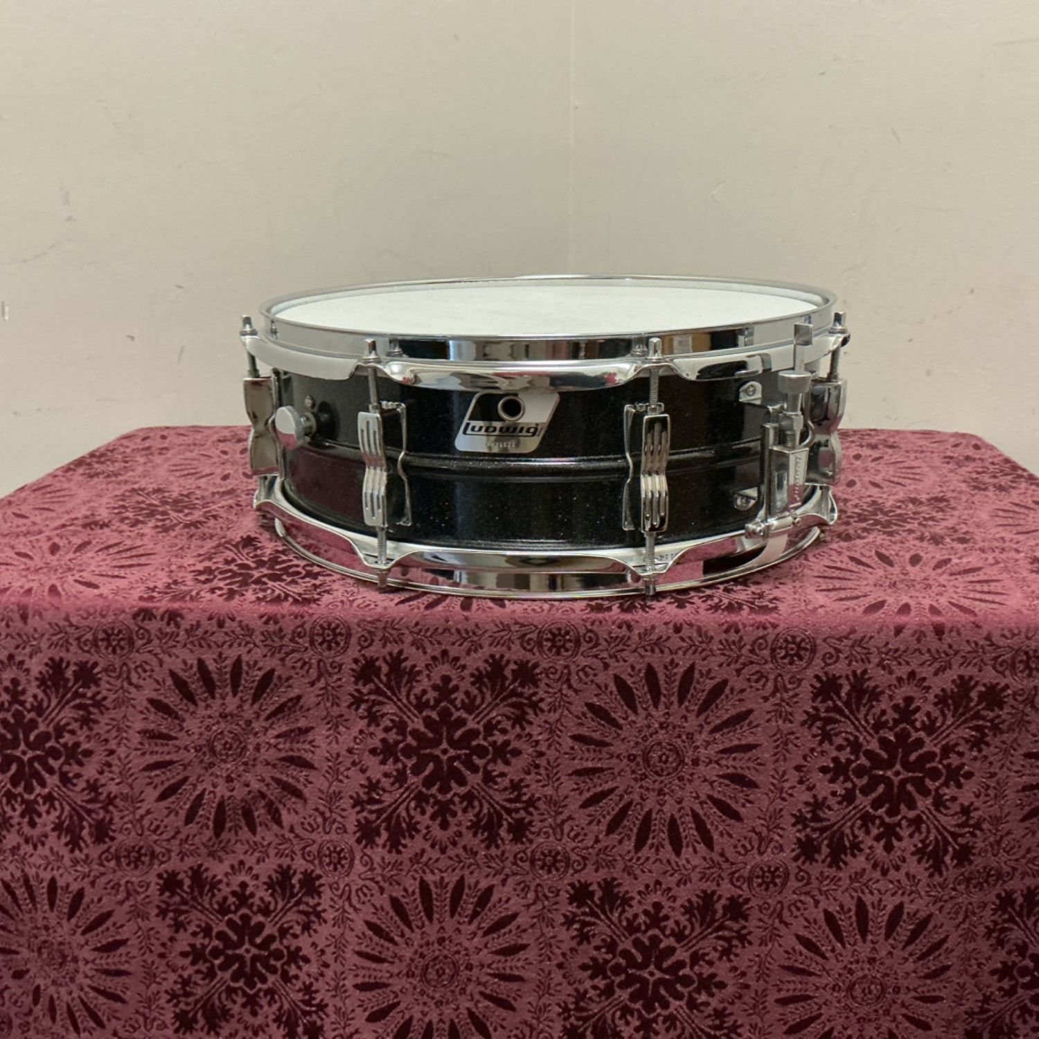 Ludwig LM404 Acrolite 14 Ludwig LM404 Acrolite 14" x 5" Black Galaxy Aluminum Snare Drum with Black/White Badge