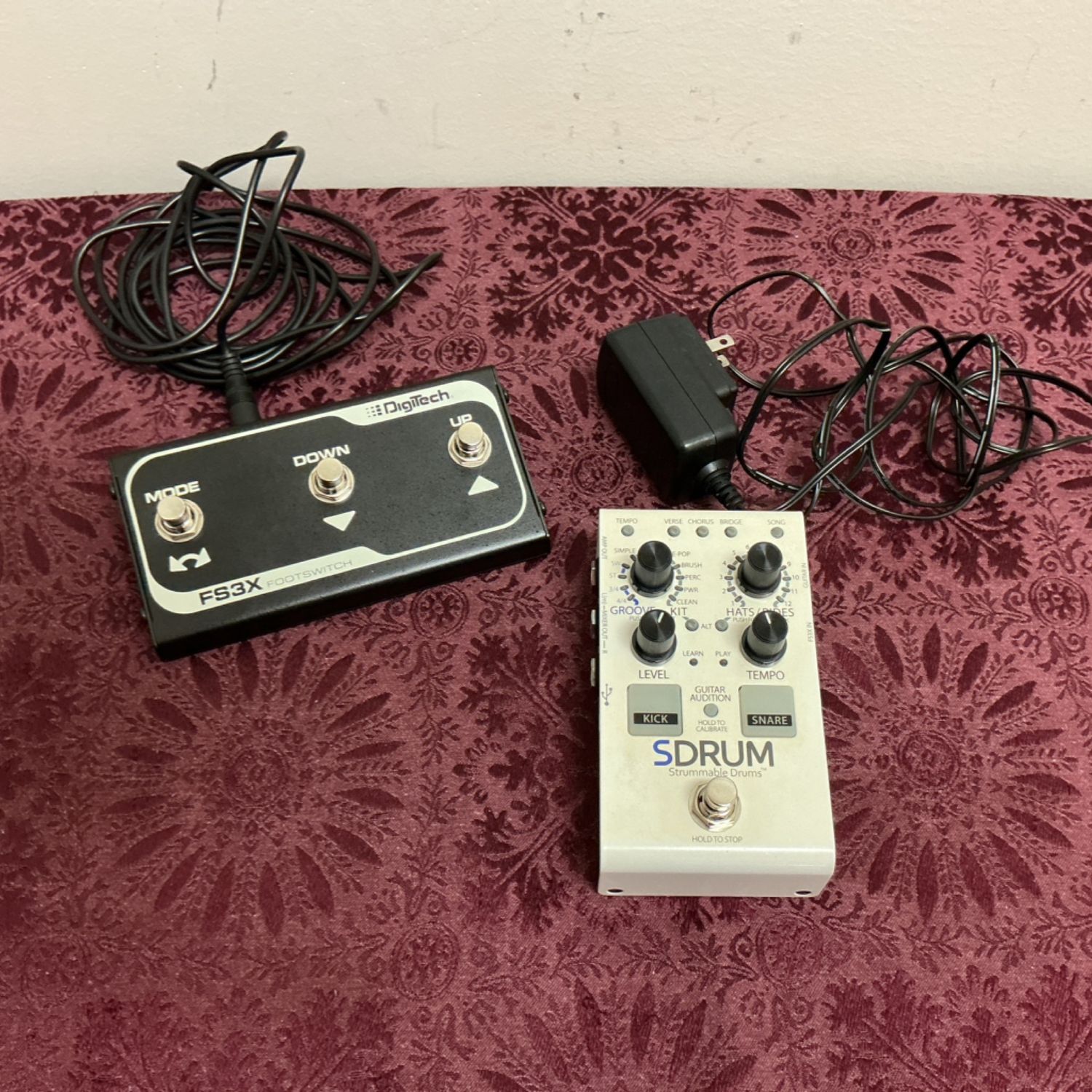 DigiTech SDrum DIGSDRUM-V-04 Strummable Drums Guitar Effects Pedal w/DigiTech FS3X Footswitch DigiTech SDrum DIGSDRUM-V-04 Strummable Drums Guitar Effects Pedal w/DigiTech FS3X Footswitch